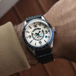 AVI-8 Flyboy Airmaster GMT Automatic Wing Silver AV-4128-02 AVI-8 Flyboy Airmaster GMT Automatic Wing Silver AV-4128-02