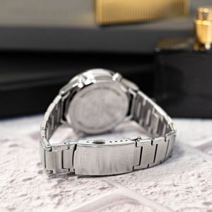 Casio EDIFICE Classic EFS-S630D-1AVUEF Casio EDIFICE Classic EFS-S630D-1AVUEF