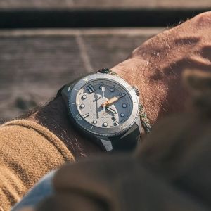 Circula DiveSport Titanium Grey Blue Bezel Circula DiveSport Titanium Grey Blue Bezel