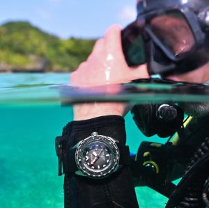 Citizen Super Titanium Promaster Diver Automatic NB6004-08E + Strap Extender + Diver Bottle Case Citizen Super Titanium Promaster Diver Automatic NB6004-08E + Strap Extender + Diver Bottle Case