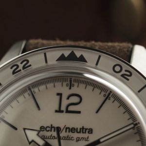 Echo/Neutra Cortina 1956 GMT Ivory Echo/Neutra Cortina 1956 GMT Ivory