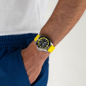 Hamilton KHAKI NAVY SCUBA AUTO H82395332 Hamilton KHAKI NAVY SCUBA AUTO H82395332