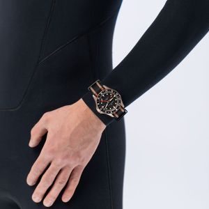 Hamilton Khaki Navy Scuba Automatic GMT 43mm Bronze H82565930 Hamilton Khaki Navy Scuba Automatic GMT 43mm Bronze H82565930
