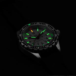 Marathon 36mm Arctic Edition Medium Diver's Quartz (MSAR Quartz) with Stainless Steel Bracelet WW194027SS-0506 Marathon 36mm Arctic Edition Medium Diver's Quartz (MSAR Quartz) with Stainless Steel Bracelet WW194027SS-0506