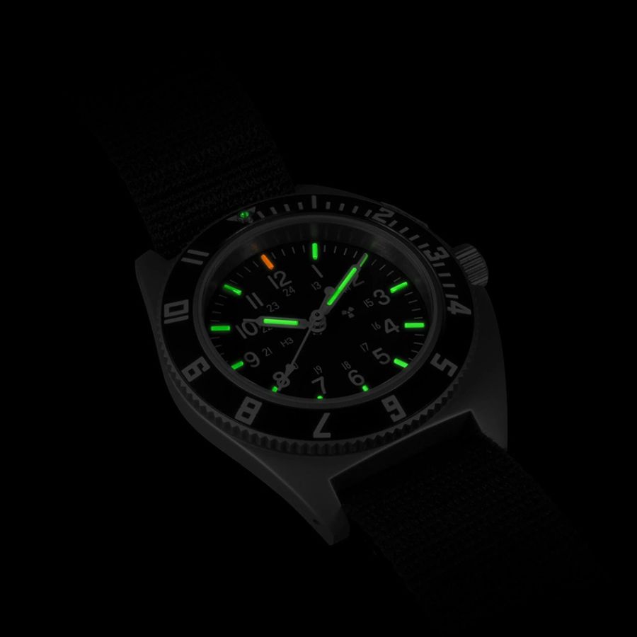 Marathon 41mm Steel Navigator (SSNAV) on Black 3-Piece Rubber Strap Kit WW194001SS-0830