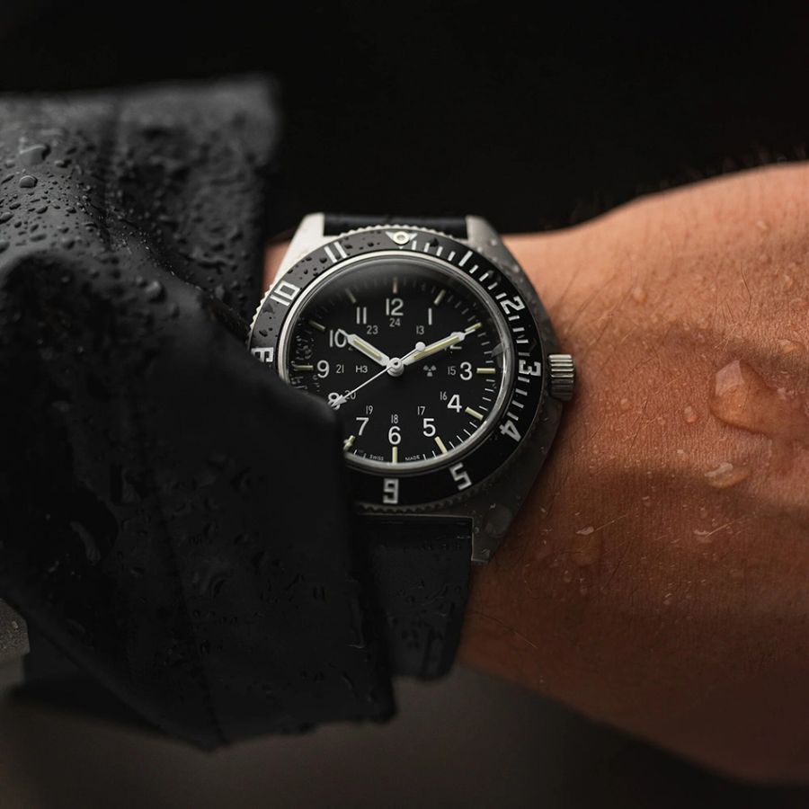 Marathon 41mm Steel Navigator (SSNAV) on Black 3-Piece Rubber Strap Kit WW194001SS-0830