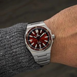 Ocean Crawler Bolt - Red Ocean Crawler Bolt - Red