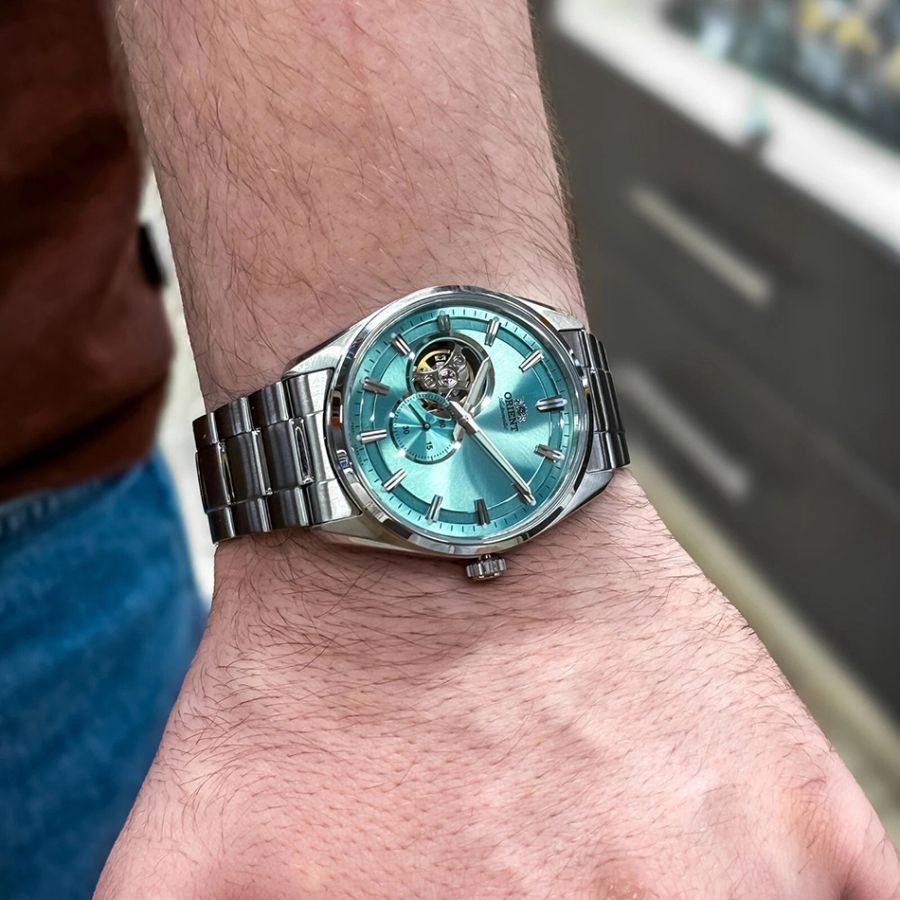 Orient Open Heart RA-AR0009L10B