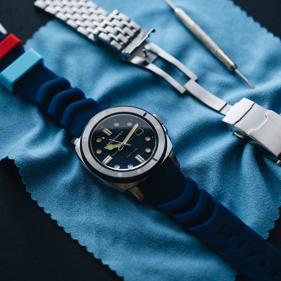 Spinnaker Hull Commander HELP FOR HEROES Limited Edition Valiant Blue SP-5114-66-HH