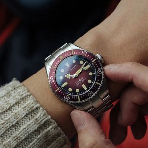 Spinnaker Spence Crimson Red SP-5097-55 Spinnaker Spence Crimson Red SP-5097-55